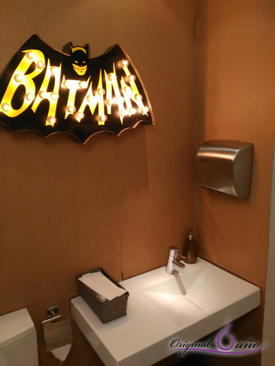 Aplique Luz Batman Baños con encanto Vintage